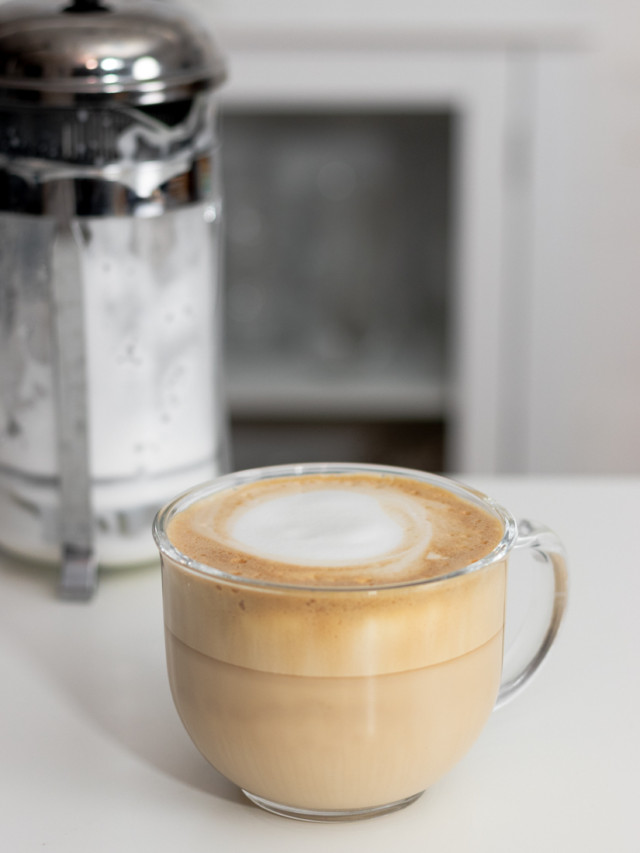 How to Froth Milk at home using a French Press Yes Moore Tea